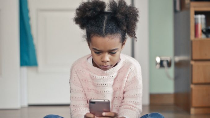 At What Age Should a Child Get a Cell Phone?
